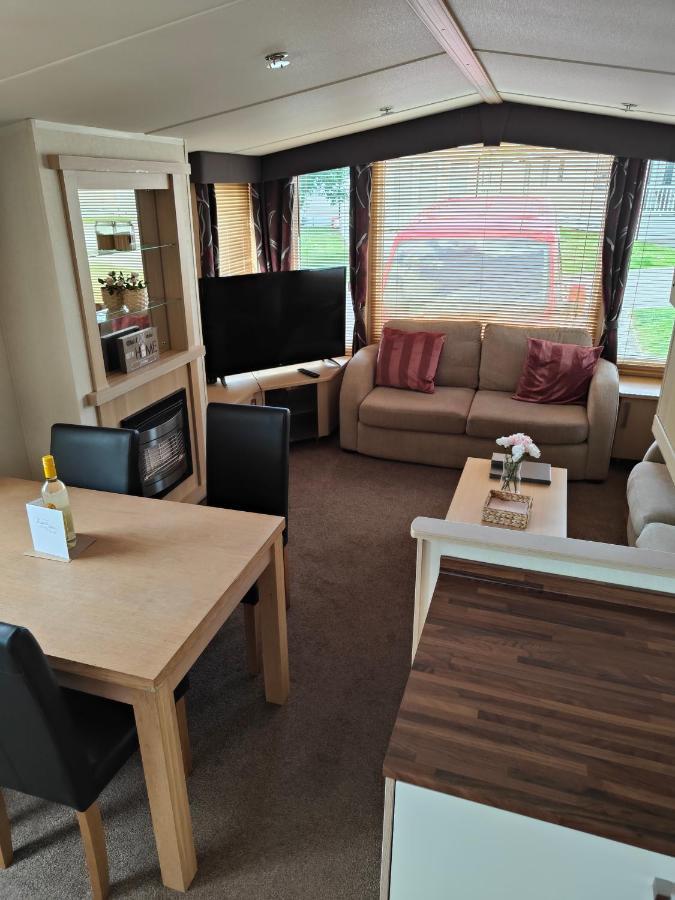 Holiday Home Sleeps Six سانت ليناردس المظهر الخارجي الصورة