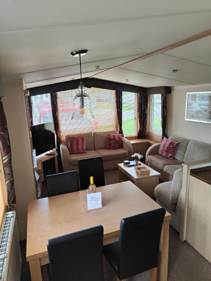 Holiday Home Sleeps Six سانت ليناردس المظهر الخارجي الصورة